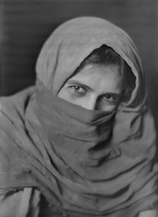 Mme. Zourma, portrait photograph, 1918 Sept. 13. Creator: Arnold Genthe