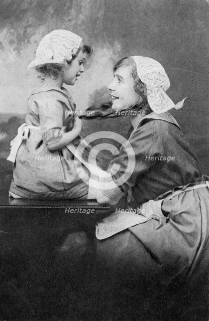 Mother and daughter, early 20th century. Artist: Unknown