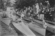 Motor boats at dock, people on pier, Palm Beach, 1910. Creator: Bain News Service