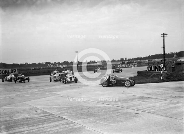 Motor race on the Campbell Circuit at Brooklands. Artist: Bill Brunell.