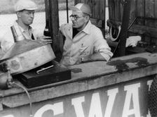 Motor racing mechanics, 1953