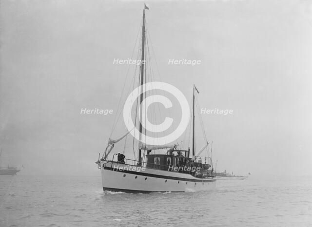 Motor yacht 'Estelle' under way, 1922. Creator: Kirk & Sons of Cowes.