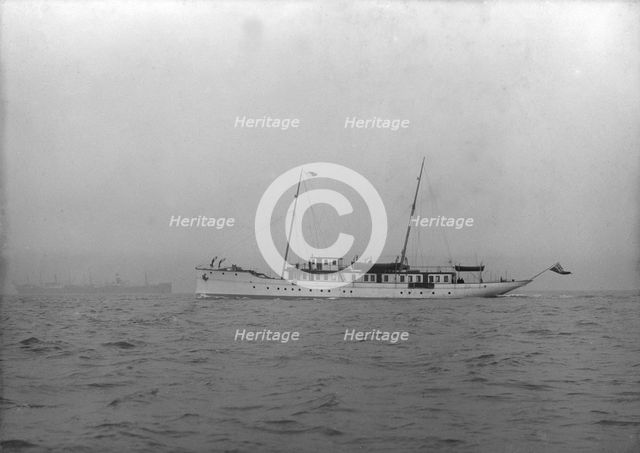 Motor yacht 'Pioneer', 1915. Creator: Kirk & Sons of Cowes.