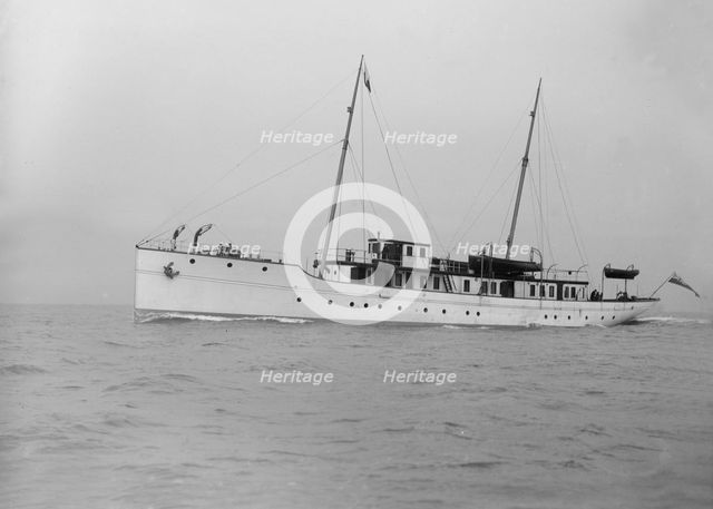 Motor yacht 'Pioneer' under way, 1915. Creator: Kirk & Sons of Cowes.