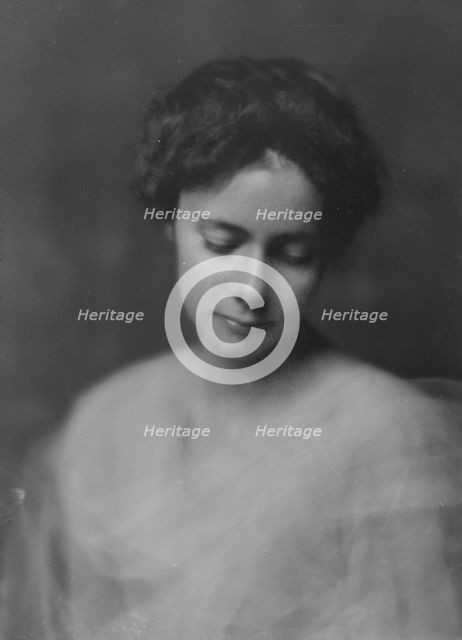 Moulton, Miss, portrait photograph, 1916 Apr. 27. Creator: Arnold Genthe.