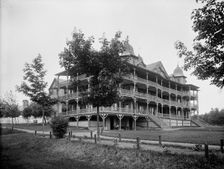 Mount Pleasant House, Mount Pocono, Pa., between 1900 and 1906. Creator: Unknown