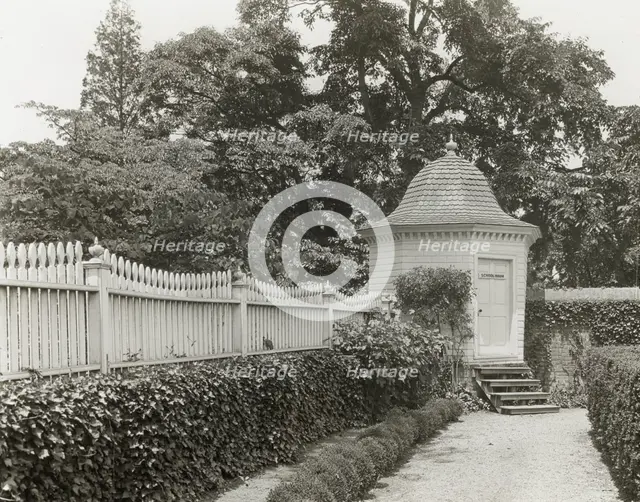"Mount Vernon," George Washington house, George Washington Parkway, Mount Vernon, Virginia, c1894. Creator: Frances Benjamin Johnston.