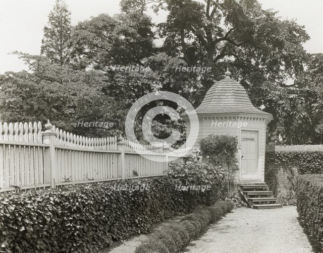"Mount Vernon," George Washington house, George Washington Parkway, Mount Vernon, Virginia, c1894. Creator: Frances Benjamin Johnston.