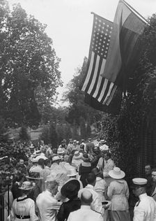 Mount Vernon - Tomb of Washington, 24 June 1917. Creator: Harris & Ewing