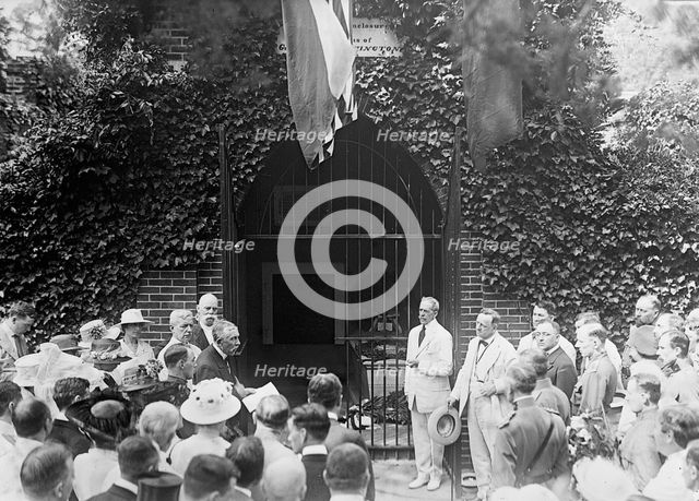 Mount Vernon - Tomb of Washington, 24 June 1917. Creator: Harris & Ewing.