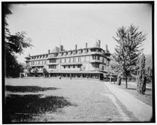 Mountain Park Hotel, Hot Springs, N.C., (1902?). Creator: William H. Jackson