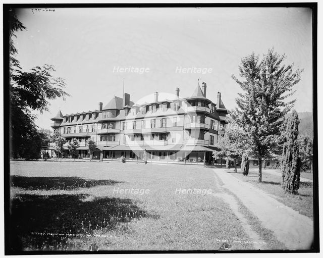 Mountain Park Hotel, Hot Springs, N.C., (1902?). Creator: William H. Jackson.
