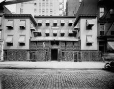 Mouquin Restaurant & Wine Co., Sixth Avenue, New York, N.Y., between 1905 and 1915. Creator: Unknown
