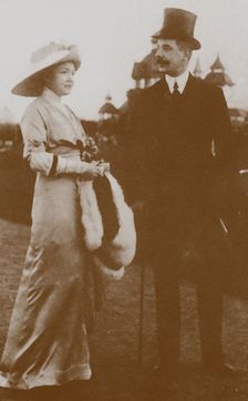 Moura Budberg with her first husband von Benckendorf at the Berlin Horse Racing, 1913. Artist: Anonymous