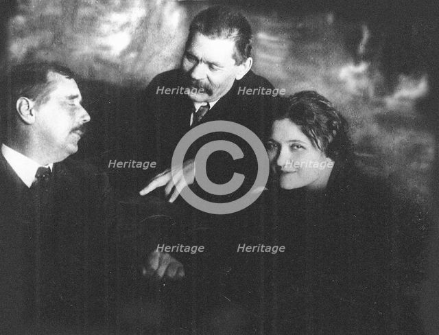 Moura Budberg with Herbert George Wells and Maxim Gorky in Petrograd, 1920. Artist: Anonymous  