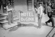 Moving Hotel de Gink, between c1910 and c1915. Creator: Bain News Service