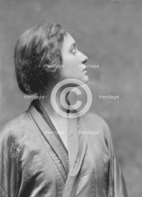 Mower, Margaret, Miss, portrait photograph, 1916 June 24. Creator: Arnold Genthe.