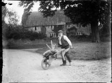 Moat Farmhouse, Whiston, Cogenhoe and Whiston, South Northamptonshire, Northamptonshire, 1920. Creator: Katherine Jean Macfee