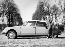 Model with a 1957 Citroën ID 19, c1957