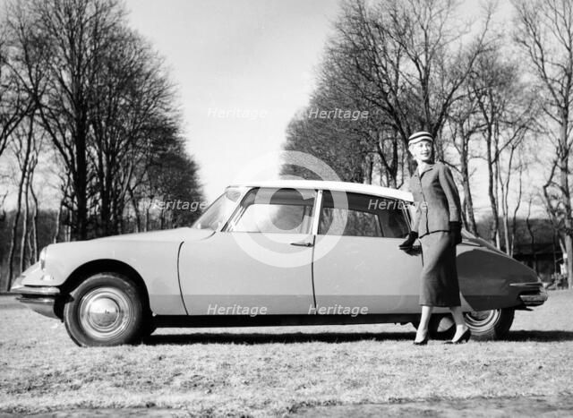 Model with a 1957 Citroën ID 19, c1957. Artist: Unknown