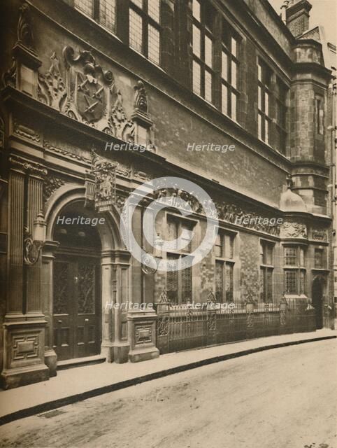 'Modern Cutlers' Hall in Warwick Lane Off Newgate Street', c1935. Creator: Unknown.