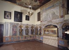 Monastery of the Descalzas Reales (Royal Discalced Nuns), Chapel of the Dormición, in the middle …