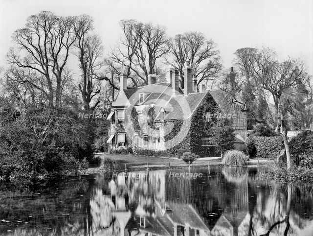Mongewell Rectory, Oxfordshire, 1900. Artist: Henry Taunt.