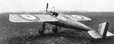 Monoplan Morane-Saulnier du type qu'employaient Garros et gilbert, arme d'une..., 1916. Creator: Unknown