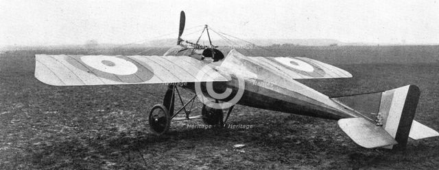 'Monoplan Morane-Saulnier du type qu'employaient Garros et gilbert, arme d'une..., 1916. Creator: Unknown.