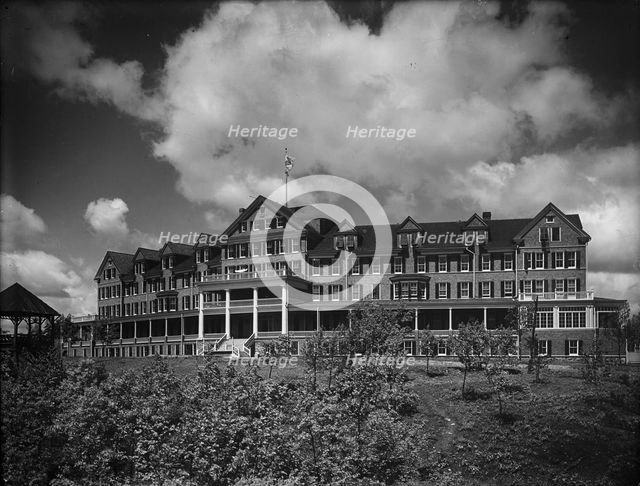 Montanesca Hotel, between 1890 and 1905. Creator: Unknown.
