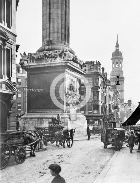 Monument and St Magnus the Martyr, Lower Thames St, City of London, before 1933. Artist: George Davison Reid