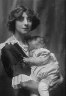 Moracchini, Pierre, Mrs., and baby, portrait photograph, 1913. Creator: Arnold Genthe