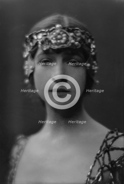 Morgan, Miss, portrait photograph, 1916 Feb. 13. Creator: Arnold Genthe.