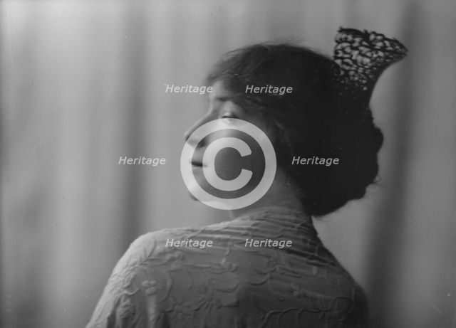 Morgan, Miss, portrait photograph, 1916 Feb. 13. Creator: Arnold Genthe.