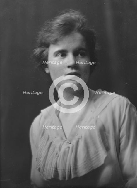 Morse, Anna, Miss, portrait photograph, 1917 Apr. 30. Creator: Arnold Genthe.