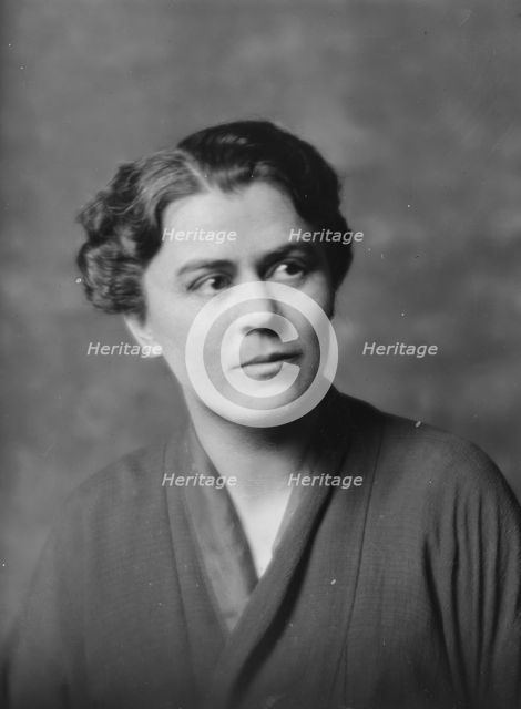 Morris, J.R., Mrs., portrait photograph, 1916. Creator: Arnold Genthe.