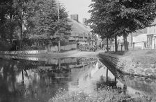 Morris tourer outside the Old Cottage tea rooms, Ringwood, Hampshire, c1920s-c1930s. Artist: Bill Brunell