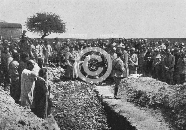 'Mort de laviateur Boillot; Les funerailles de Boillot : allocution prononcee par..., 1916. Creator: Unknown.