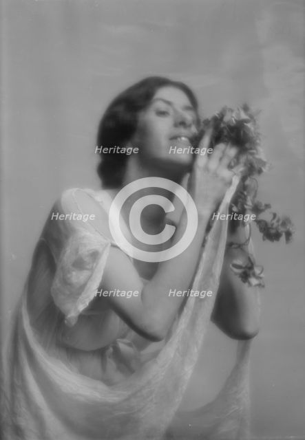 Morton, Isabella, Miss, 1913 Feb. 5. Creator: Arnold Genthe.