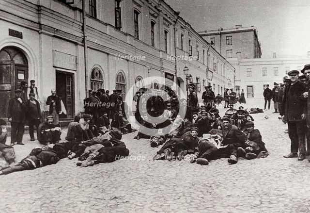 Moscow homeless shelter dwellers, Russia, c1904. Artist: Unknown