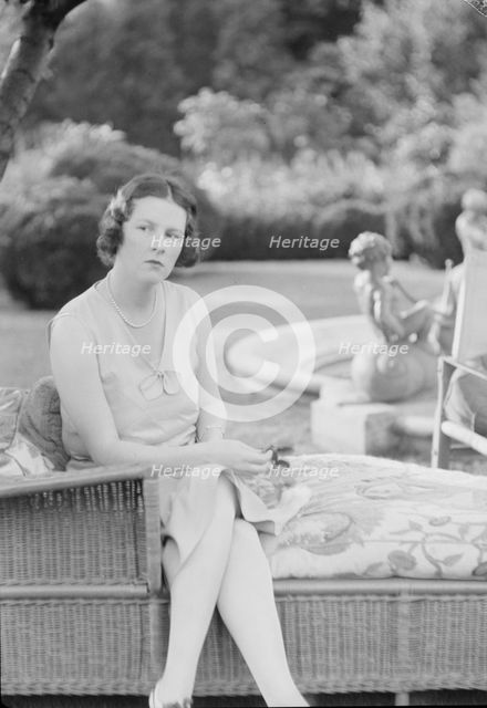 Moseley, F.S., Mrs., seated outdoors, 1931 June 14. Creator: Arnold Genthe.