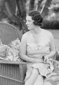 Moseley, F.S., Mrs., seated outdoors, 1931 June 14. Creator: Arnold Genthe