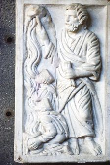 Moses strikes the Rock, for water in the desert, Early Christian Sarcophagus, c4th century