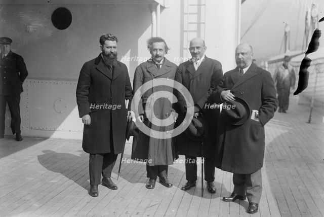 Mossessohn, [Albert] Einstein, [Chaim] Weizmann and Ussischkin [Ussishkin], between c1915 and c1920. Creator: Bain News Service.