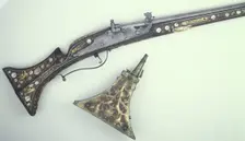 Matchlock musket and powder horn, c17th century. Creator: Unknown