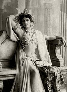 Mata Hari, 1906