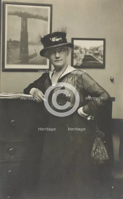 Mattie Edwards Hewitt, between 1911 and 1917. Creator: Frances Benjamin Johnston.