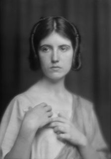 Maude, Bonnie, Miss, portrait photograph, between 1912 and 1918. Creator: Arnold Genthe