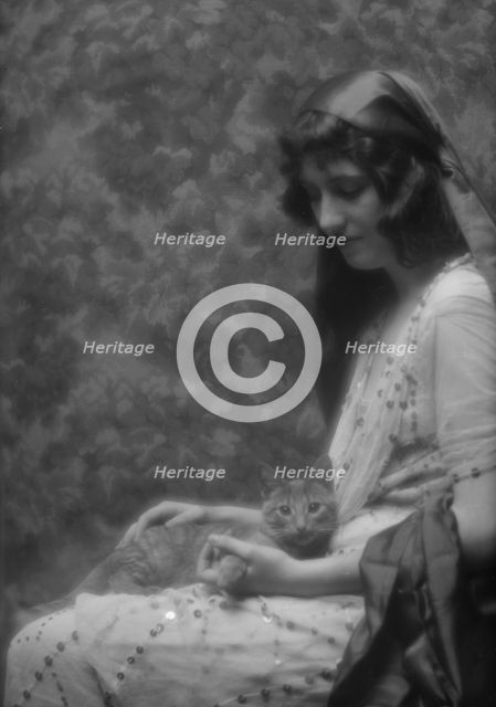 Maude, Bonnie, Miss, with Buzzer the cat, portrait photograph, between 1912 and 1918. Creator: Arnold Genthe.