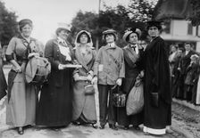 Maude Osbury(?), Mrs. Collins(?), Olive Schultz, Mrs. Sadie Keene, and Mrs. Miller, 1913. Creator: Bain News Service